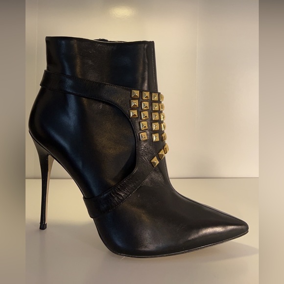 Leather with Gold Studs Shoe Buckle - Picture 6 of 6